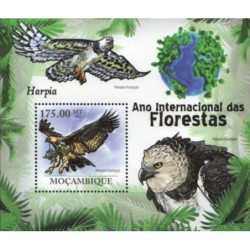 Mozambique stamps (2011) for sale. Birds of Prey