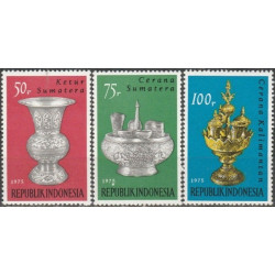 Indonesia stamps (1975) for sale. Traditional handicraft