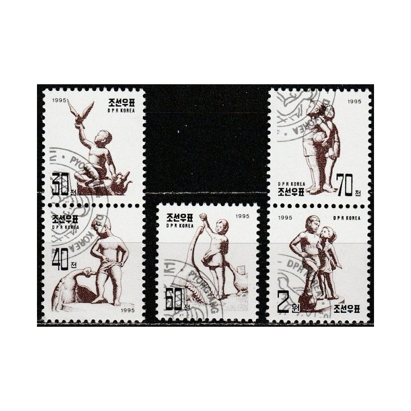 Šiaurės Korėjos pašto ženklai (1995). Skulptūros