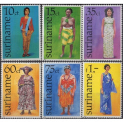 Surinamo pašto ženklai (1977). Nacionaliniai moterų kostiumai