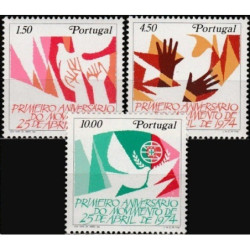 Portugalijos pašto ženklai (1975). Gvazdikų revoliucijos metinės