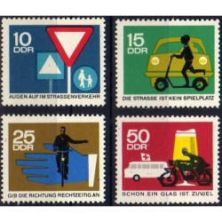 Rytų Vokietijos pašto ženklai (1966). Kelių eismo saugumas
