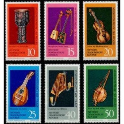 Rytų Vokietijos pašto ženklai (1971). Muzikos instrumentai